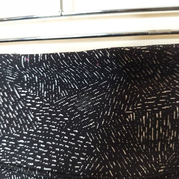 Athleta Salutation Stash Pocket Tight Black White Flecked - Picture 8 of 9